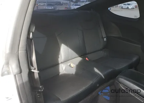 2015 Hyundai Genesis Coupe 3.8L z USA, uszkodzony, nr VIN KMHHU6KJ3FU124891